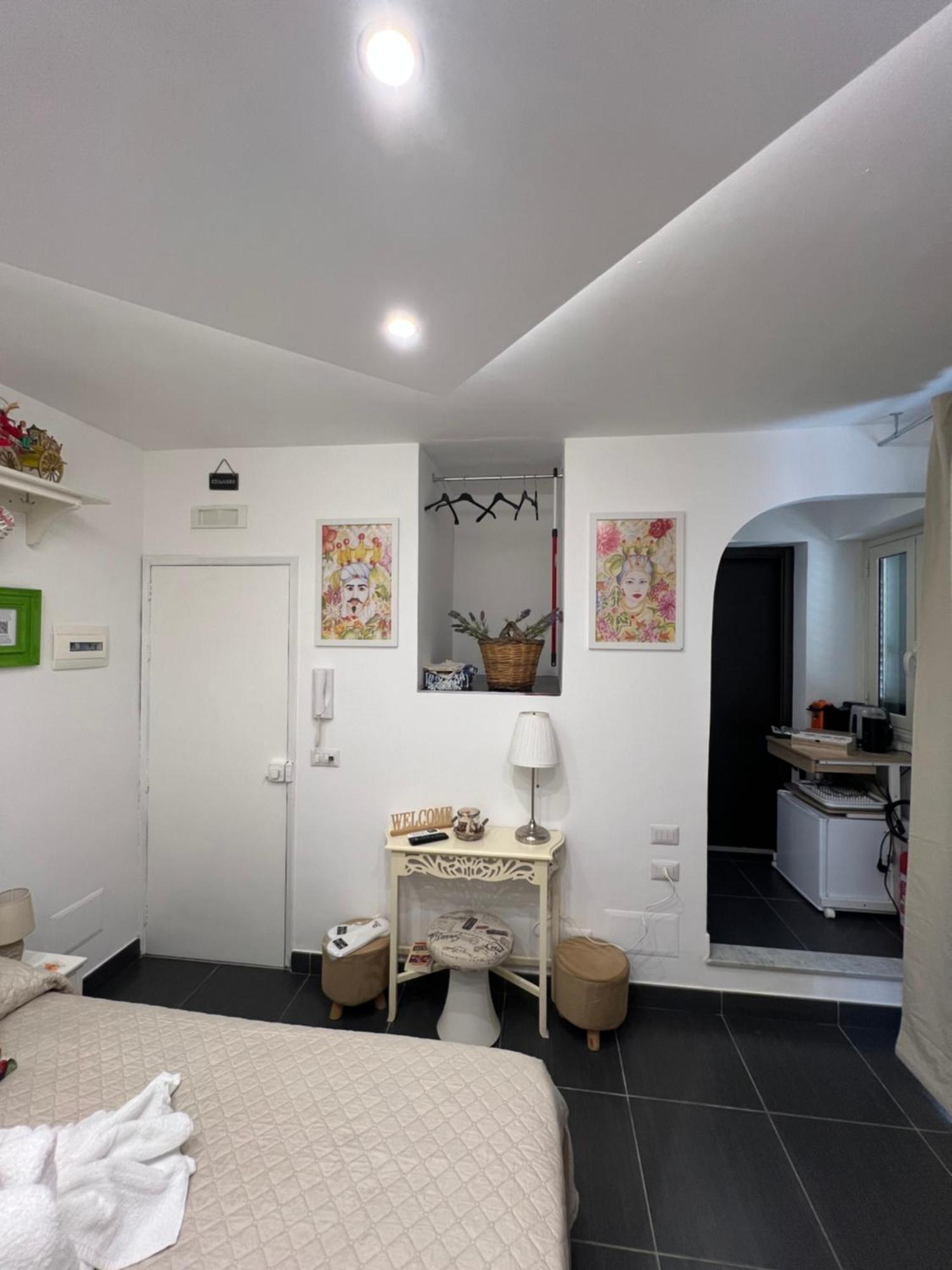 Nel Cortile Suite チェファル エクステリア 写真